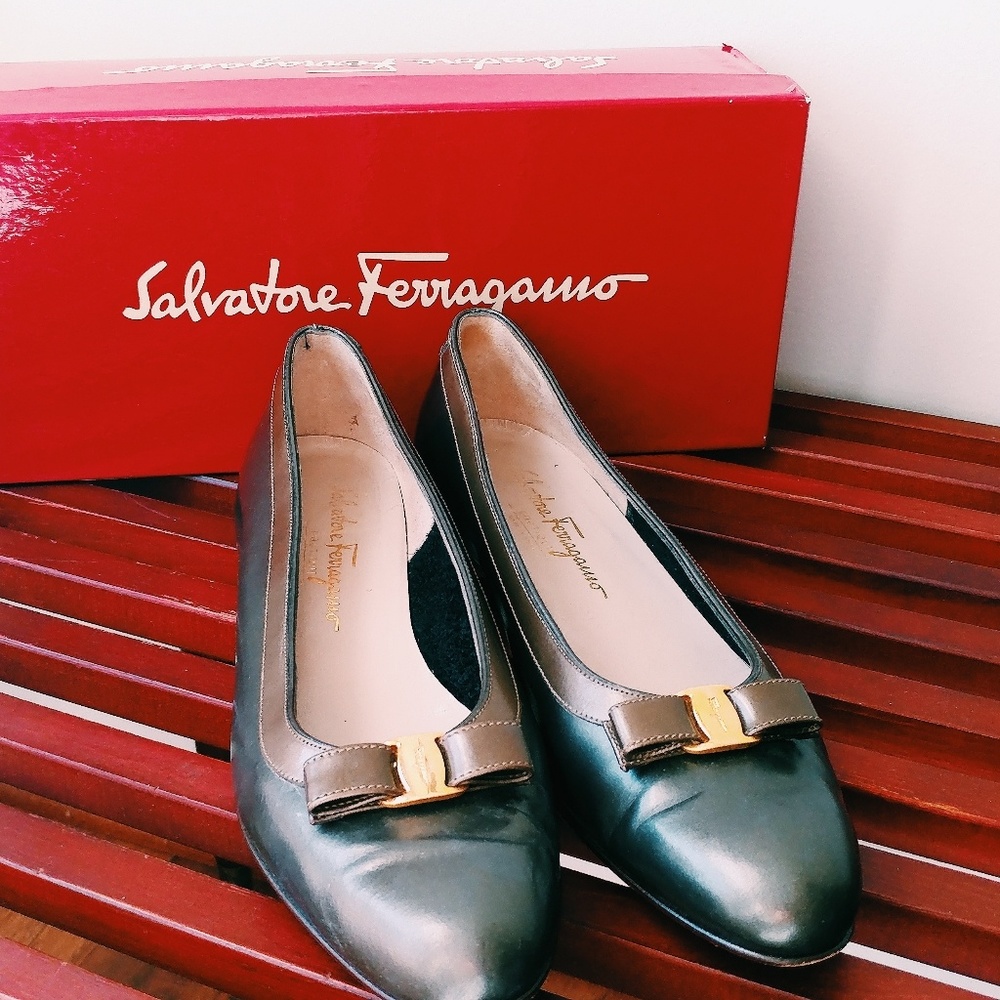 Brown bow Ferragamo loafers flats leather